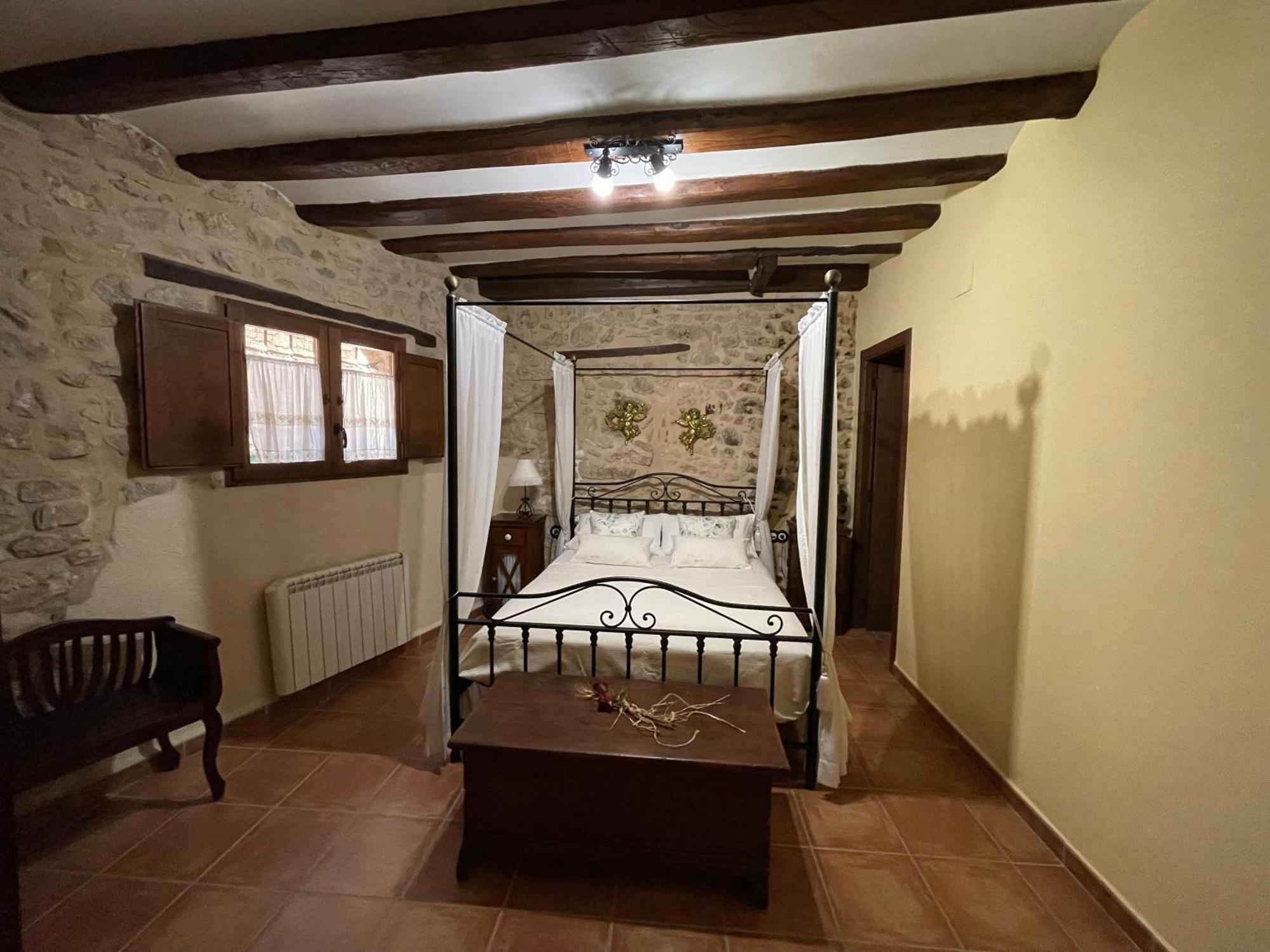 Casa Lidia - Antigua Posada Real Вальдерробрес Экстерьер фото