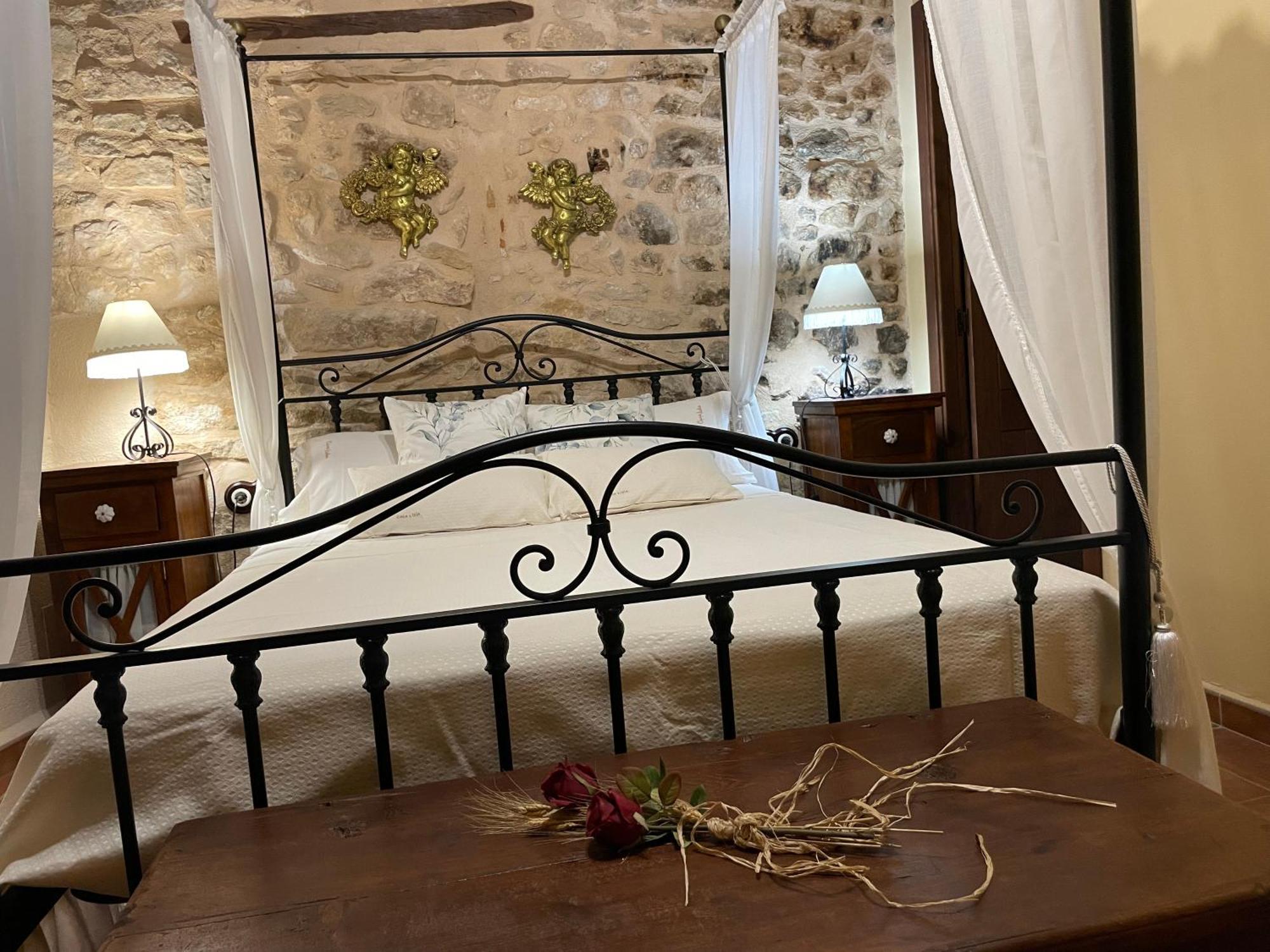 Casa Lidia - Antigua Posada Real Вальдерробрес Экстерьер фото